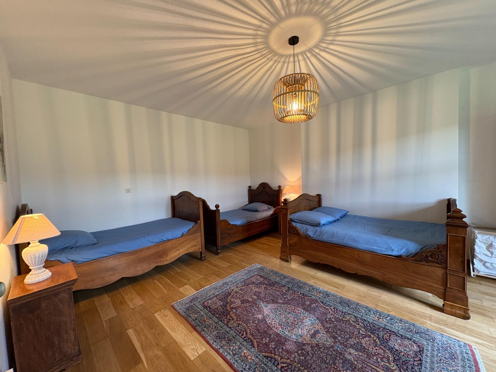 G&icirc;te 2