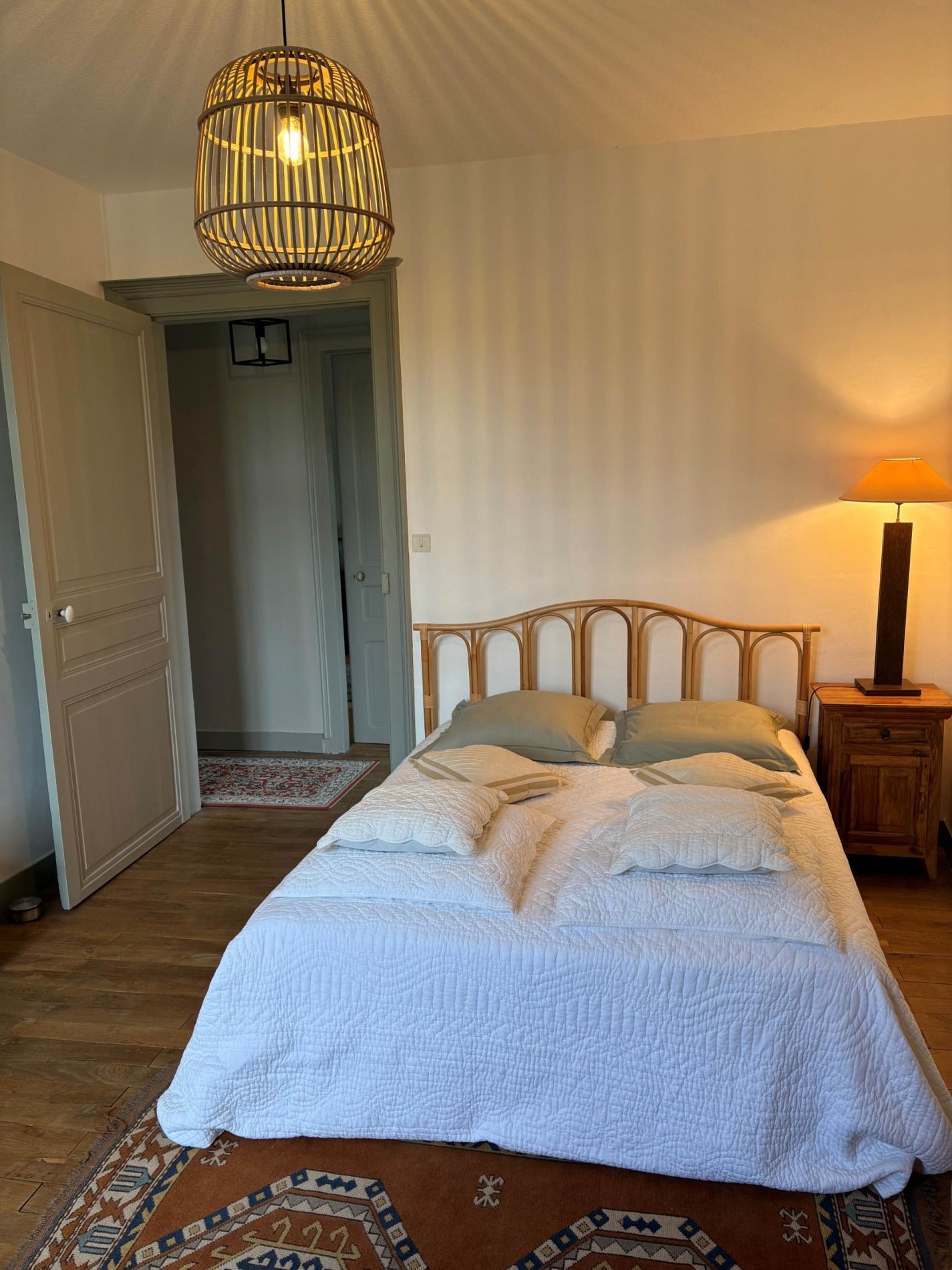 G&icirc;te 2