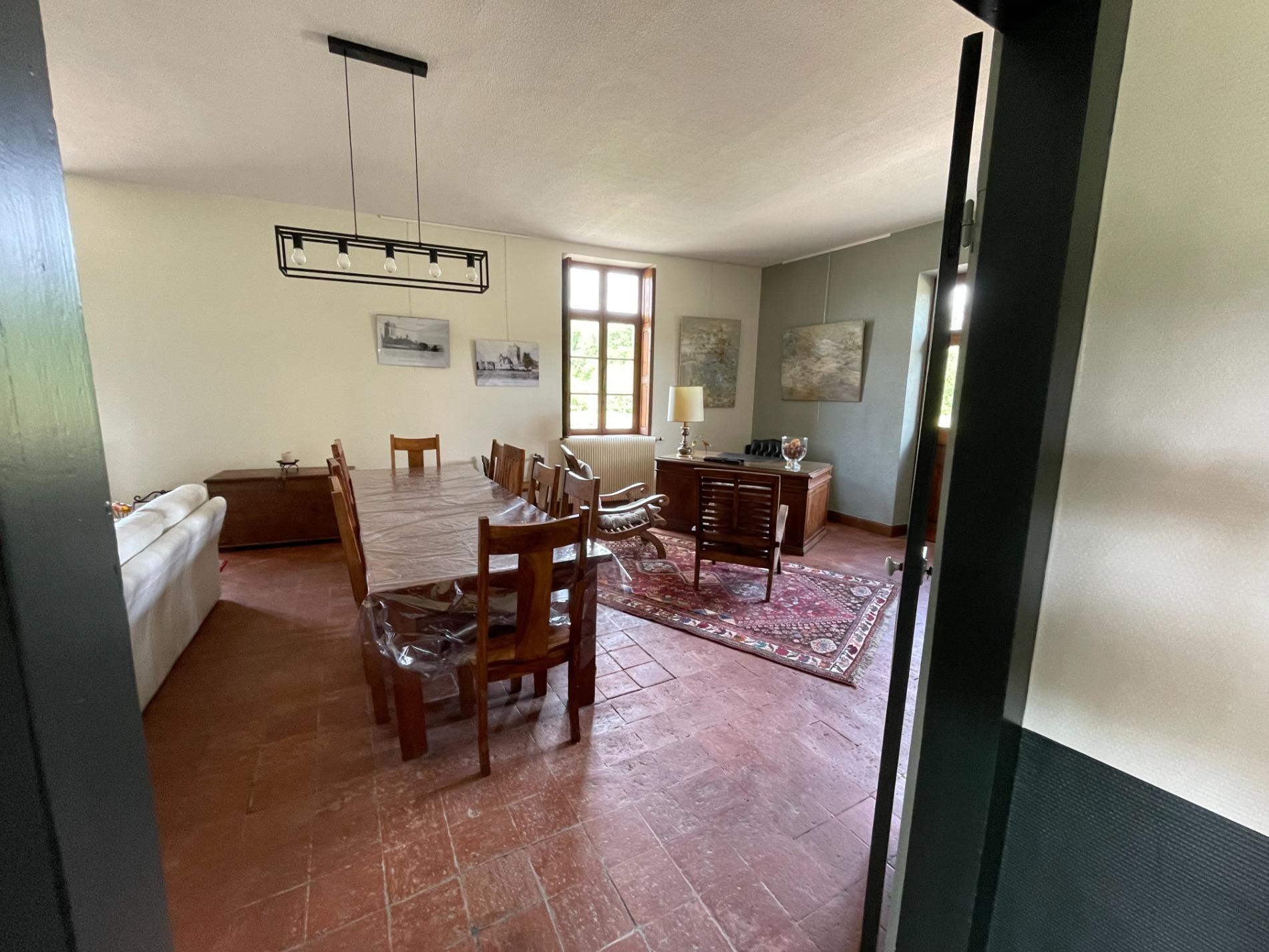 G&icirc;te 2